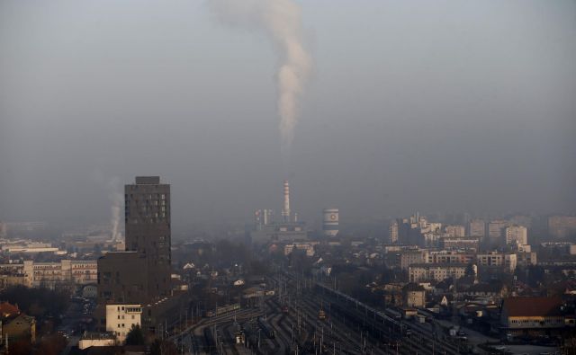 Termoelektrarne so velik vir delcev in dušikovih oksidov. FOTO: Blaž Samec/Delo