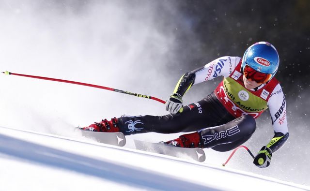 Mikaela Shiffrin polni svojo polico z lovorikami. FOTO: Reuters