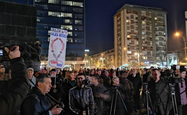 V Nišu so protestirali desetič zapored. FOTO: Milena Zupanič/Delo