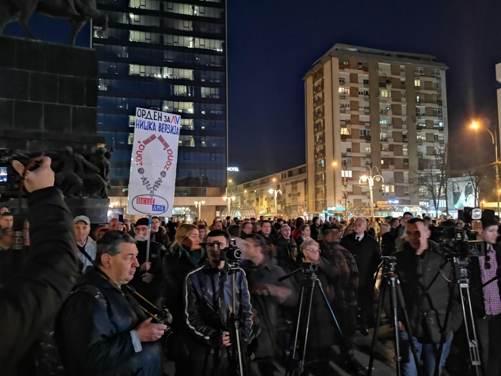 FOTO:Protest v Ni&scaron;u poteka drugače kot v Beogradu