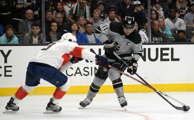 Anže Kopitar je dosegel gol in podajo, toda to je bilo premalo. FOTO: Reuters