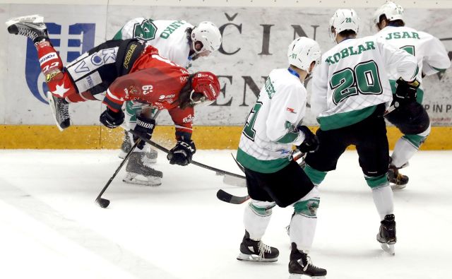 Olimpija bi si za nasprotnika lahko izbrala tudi Jesenice, a so se večnim derbijem raje izognili. FOTO: Roman Šipić/Delo