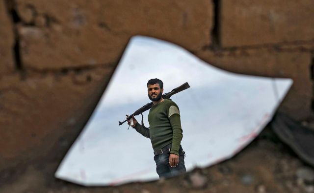 Nobenega dvoma ni, da so v vojni z IS odločilno in glavno vlogo odigrali prav sirski Kurdi. FOTO: Delil Souleiman/AFP