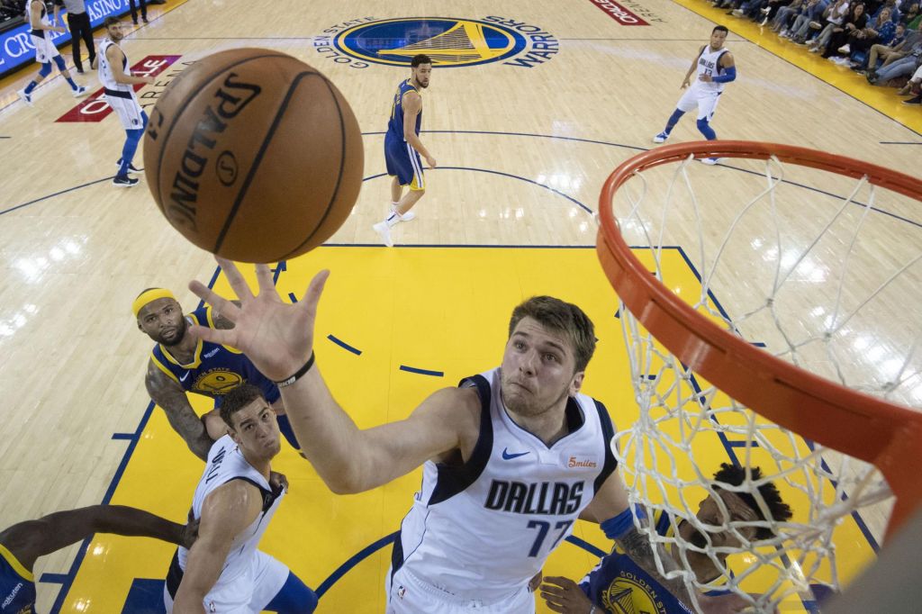 FOTO:Luka Dončić z novim trojnim dvojčkom utišal prvake (VIDEO)