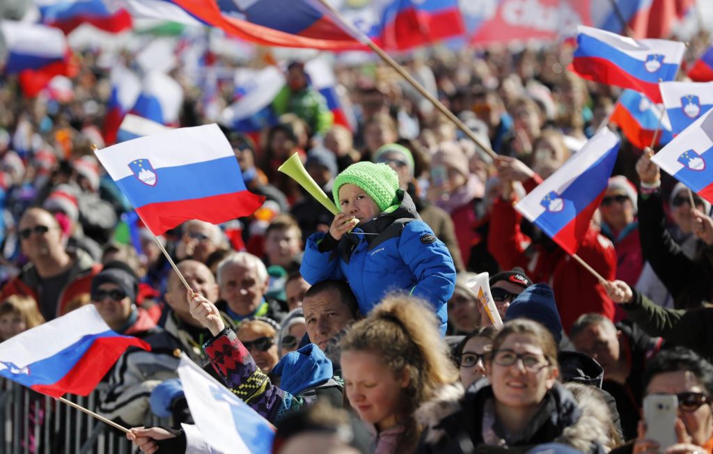 FOTO:Kar 62.000 gledalcev te dni v Planici videlo rekord naprave in slovenski uvrstitvi na oder