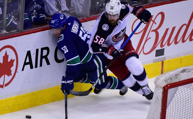 Hokejisti Vancouvra bodo nedeljsko tekmo želeli čim prej pozabiti. FOTO: Reuters