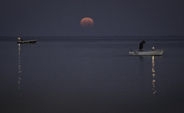 Ne smemo dopustiti, da bi lahkotno razpravljali o načinih sklenitve življenjske poti. FOTO: Jože Suhadolnik/Delo