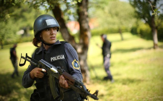 Do danes so zbirali ponudbe za analizo, kako so ovrednoteni uniformirani poklici. FOTO: Jure Eržen