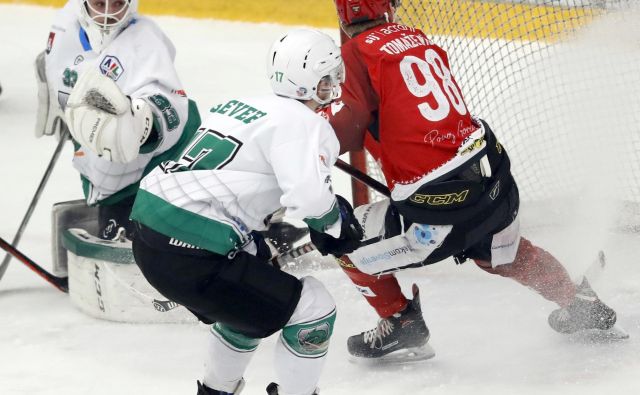 Večni derbi med Jesenicami in Olimpijo v dvorani Podmežaklja,Jesenice Slovenija 12.02.2019 [Hokej] Foto Roman Šipić