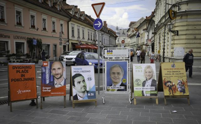 Zunajparlamentarne stranke bodo poskušale presenetiti, čeprav zadnja projekcija evropskega parlamenta napoveduje sedeže le parlamentarnim strankam, in sicer tri za LMŠ, dva za SDS, po enega pa za SD, NSi in Levico. FOTO: Jože Suhadolnik/Delo