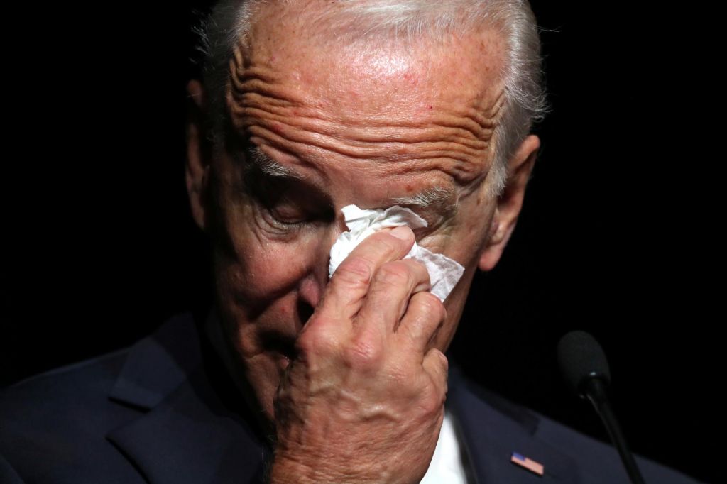 Biden se brani pred novimi obtožbami o nadlegovanju žensk