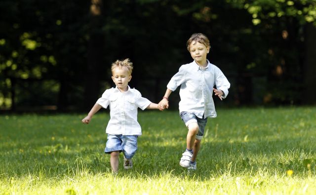 Demografije do leta 2040 ni mogoče bistveno spremeniti. Gotovo je, da socialni sistem medgeneracijske solidarnosti čez 20 let ne bo več deloval. Vsaj ne za generacijo sedanjih otrok. FOTO: Matej Družnik/Delo