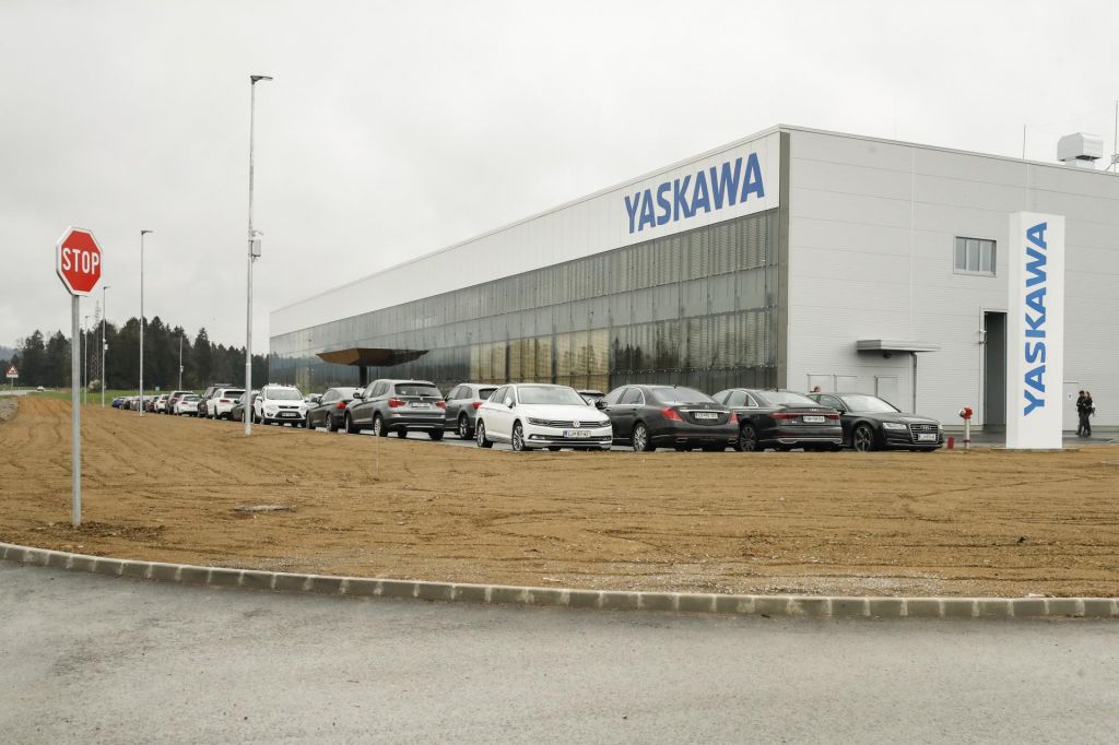 FOTO:Tovarna robotov Yaskawa uradno začela proizvodnjo