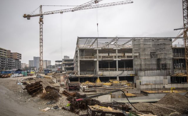 Aleja bo na 32.000 kvadratnih metrih površin v treh nadstropjih gostila 80 trgovin najprepoznavnejših svetovnih blagovnih znamk. FOTO: Voranc Vogel/Delo