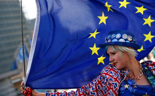 Podaljšanje roka za brexit spet sproža ugibanja o drugem referendumu ali preklicu izstopa. Foto Reuters