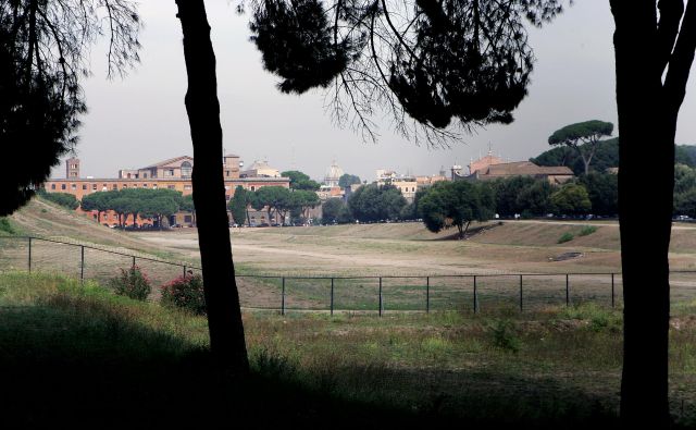 Circus Maximus v Rimu, kjer Salvini napoveduje veliko majsko zborovanje suverenistov. FOTO: Reuters