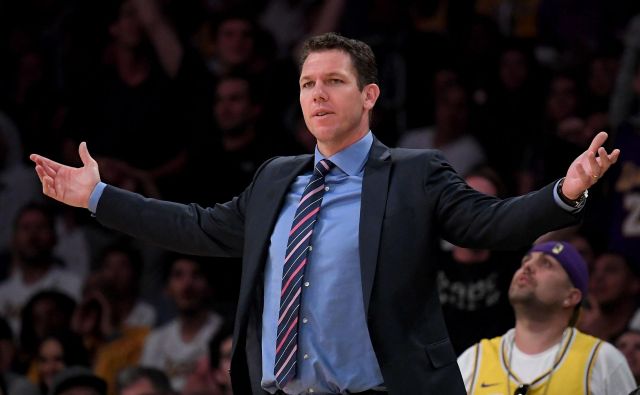 Luke Walton je zdržal na klopi LA Lakers tri sezone. FOTO: AFP