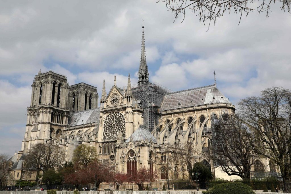 FOTO:Katedrala Notre Dame, najbolj obiskana znamenitost Pariza