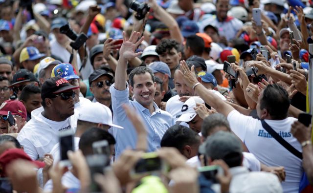 Guaidója neposredno podpira okoli 60 odstotkov Venezuelcev, je dejal Benigno Alarcón. Foto: Reuters