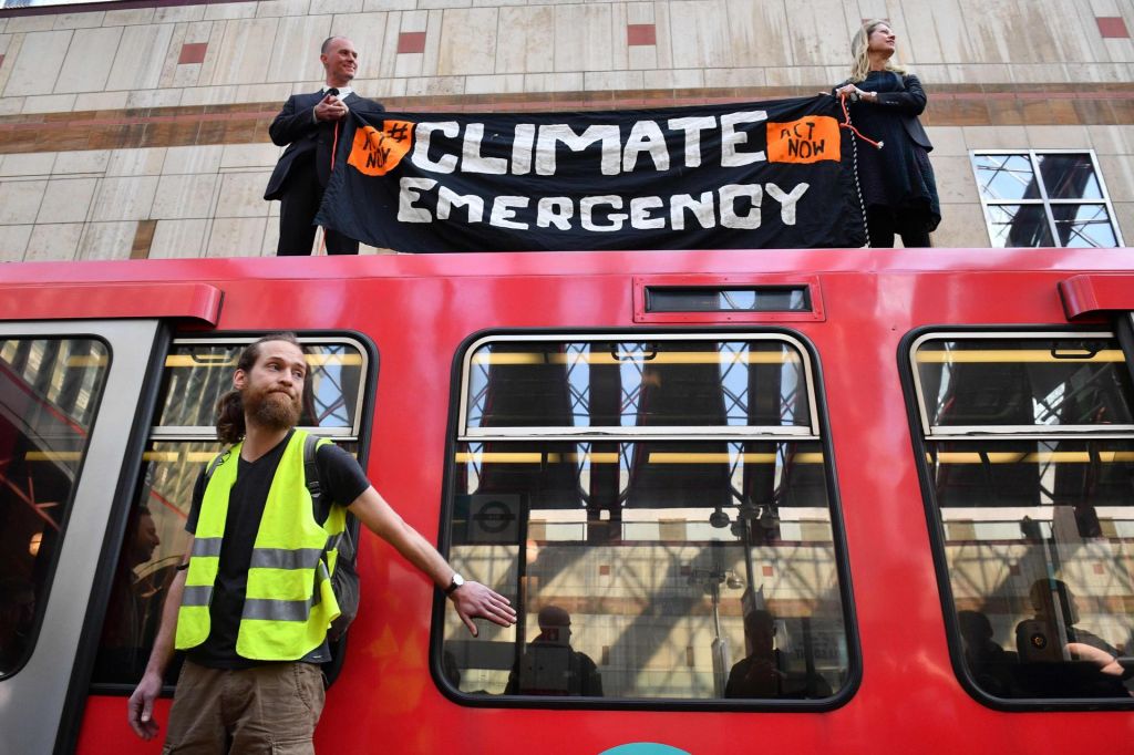 FOTO:Protestniki ohromili londonsko podzemno železnico