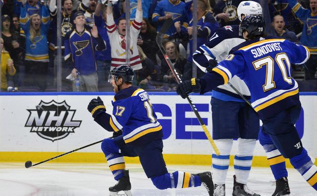 Junak večera v Misuriju je bil Jaden Schwartz (17), ki je dosegel vse tri zadetke za domače. FOTO: Usa Today Sports