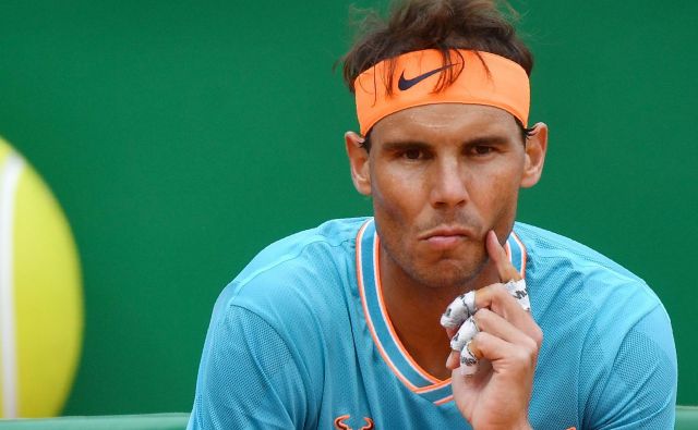 Po enem najslabših dvobojev na pesku sploh si bo Rafael Nadal samozavest skušal okrepiti v Barceloni. FOTO: AFP