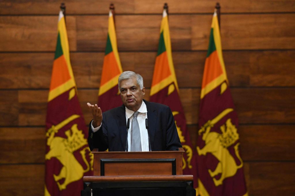 FOTO:Šrilanški premier: Nekateri osumljenci še vedno na begu