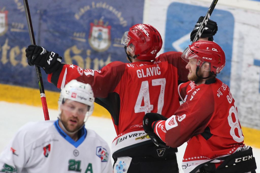 Jesenice zmagale s 4:2, odločitev v četrtek v Tivoliju