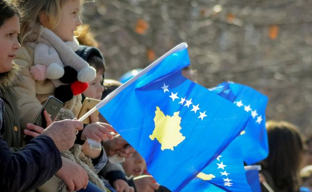 Brez upanja za boljšo prihodnost bodo mlade generacije še naprej odhajale s Kosova. FOTO: Reuters