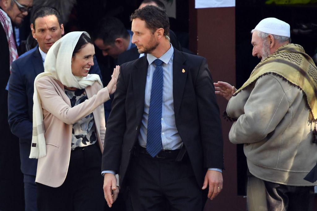 FOTO:Jacinda Ardern o prstanu na sredincu