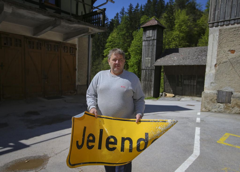 FOTO:Najsvetlejša točka ujme v Jelendolu je bila solidarnost