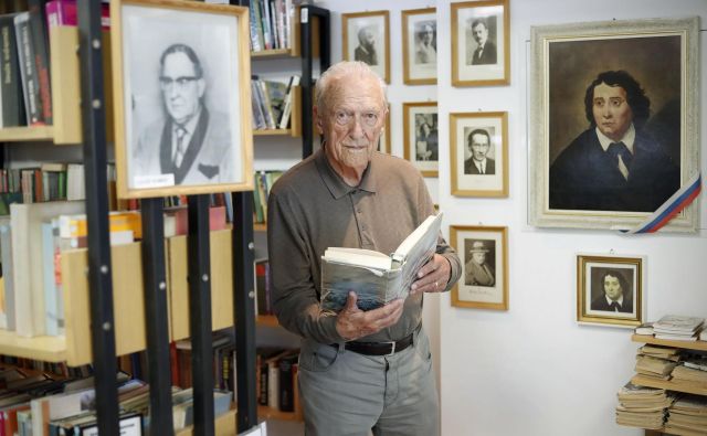 Zakon o dolgotrajni oskrbi, ki je v pripravi, vse hujših težav v domovih za starejše, tudi zaradi pomanjkanja kadra, ne bo rešil, opozarja prof. dr. Ignacij Voje. Foto Leon Vidic