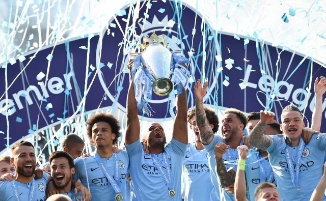 Nogometaši Manchester Cityja se veselijo druge šampionske lovorike zapored. FOTO AFP