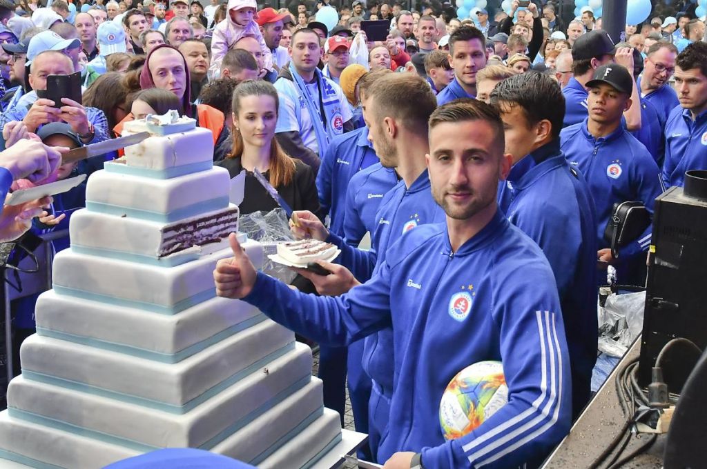 FOTO:Andraž Šporar spet ogroža slovaškega kralja