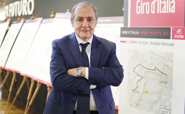 Direktor Gira Mauro Vegni pravi, da bi se Sloveniji gostovanje rožnate karavane gotovo izplačalo. FOTO: Leon Vidic/Delo