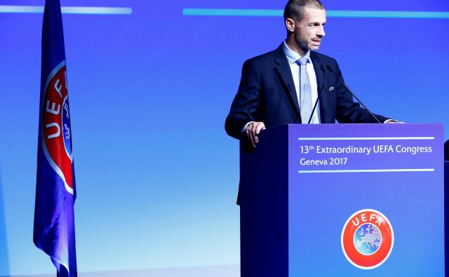 Uefa bo krenila proti euru 2020 s sloganom »Navijači so na prvem mestu«. FOTO: Reuters