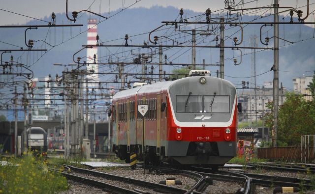 V evropski viziji železniškega transporta so državljani na prvem mestu, zato se morajo države članice EU odzvati hitro in implementirati nova pravila. FOTO: Jože Suhadolnik/Delo