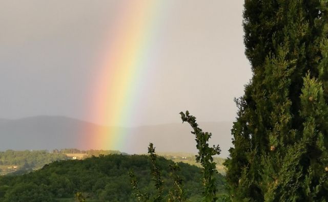 Če ti ukradejo poletje in pustijo mavrico. Foto Boris Šuligoj