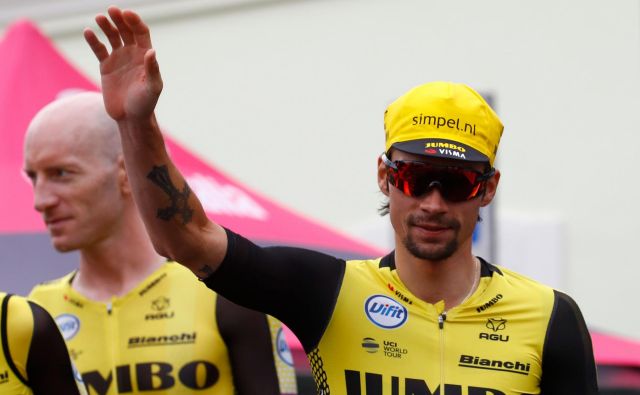 Tekmeci so v 15. etapi dočakali slab dan Primoža Rogliča. FOTO: Luk Benies/AFP