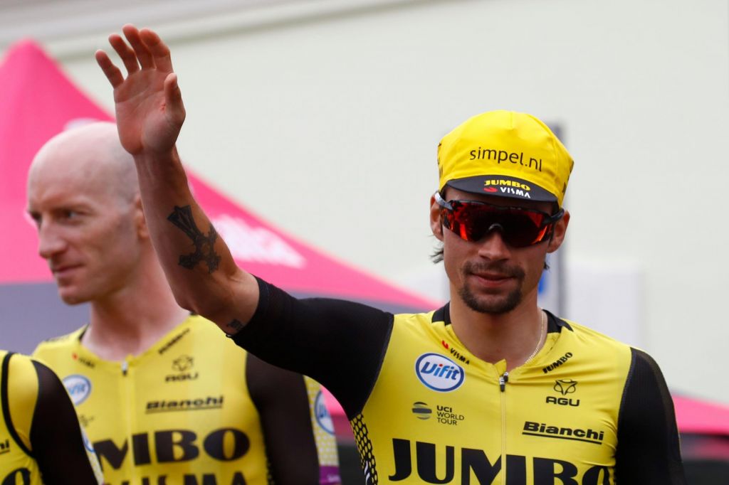 FOTO:Roglič po padcu izgubil 40 sekund proti Nibaliju in Carapazu (VIDEO)