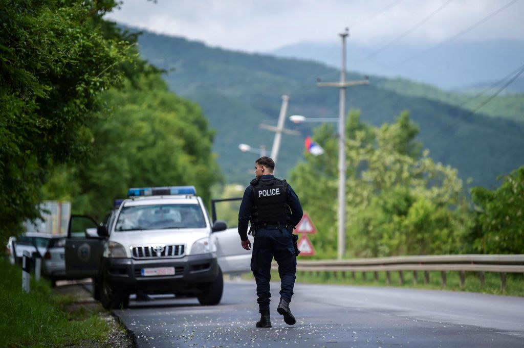 FOTO:Na Kosovu pretepeni in ranjeni Srbi, ruski pripadnik mednarodne misije osvobojen