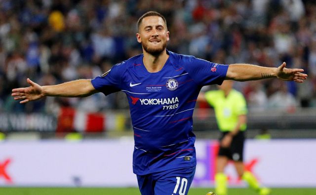 Eden Hazard je v dvoboju Chelseaja z Arsenalom pošiljal v ogenj soigralce, dva gola je zabil tudi sam. FOTO: Reuters