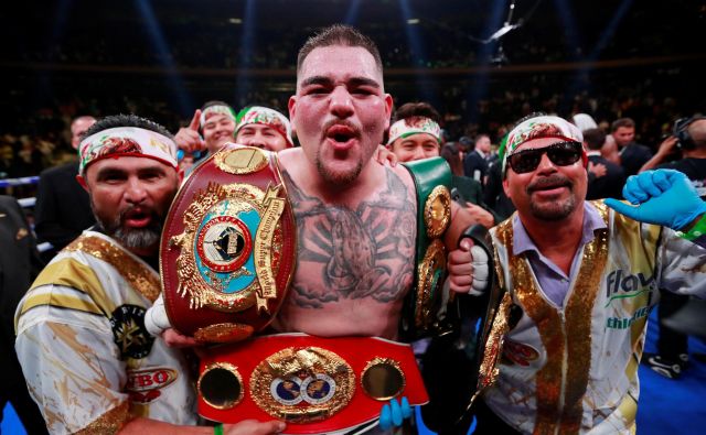 Andy Ruiz ml. je novi svetovni prvak v težki kategoriji po različicah IBF, WBA in WBO. FOTO: Reuters