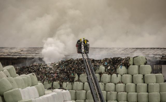 Nova pravila naj bi onemogočila kopičenje odpadne embalaže in tudi požare. FOTO: Voranc Vogel/Delo