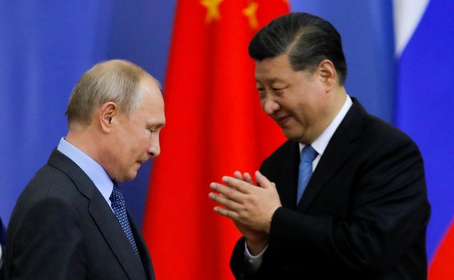 Xi in Putin sta podpisala niz sporazumov o sodelovanju v skupni vrednosti 20 milijard dolarjev. Foto Reuters