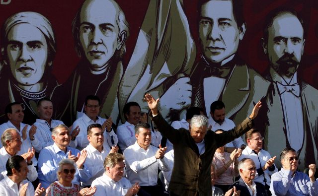 Mehiški predsednik Andrés Manuel López Obrador je na prireditvi v Tijuani potrdil dogovor z ZDA. Foto Reuters