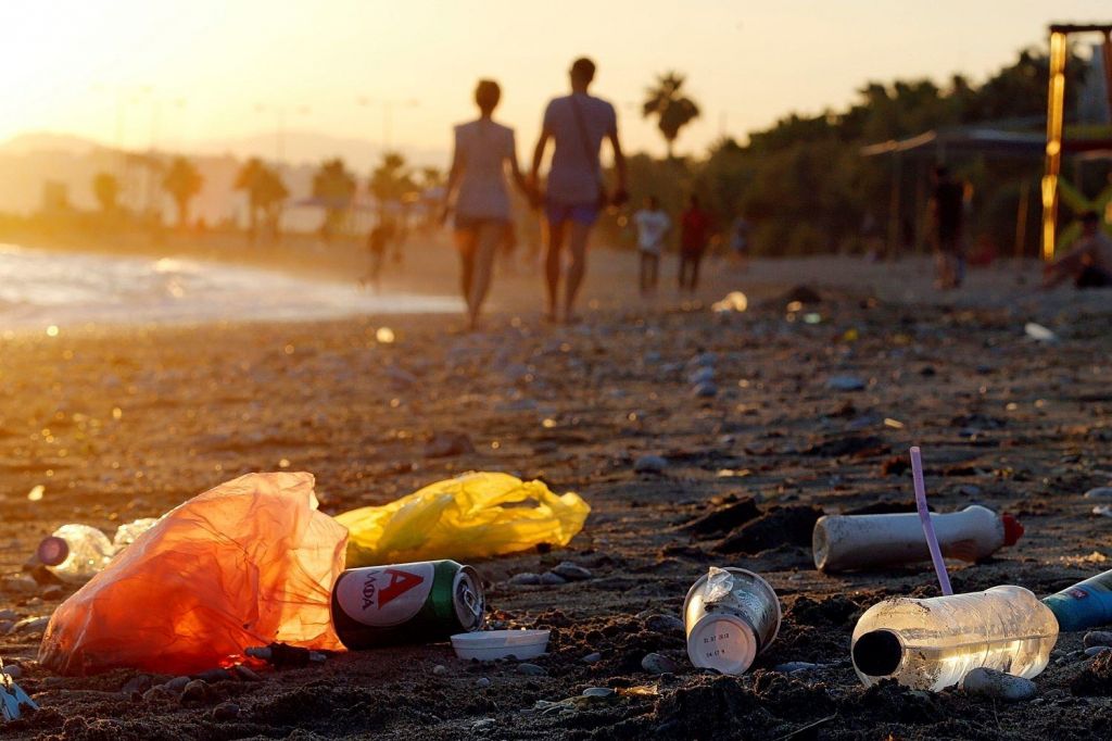 Morja so še vedno odlagališče za plastiko