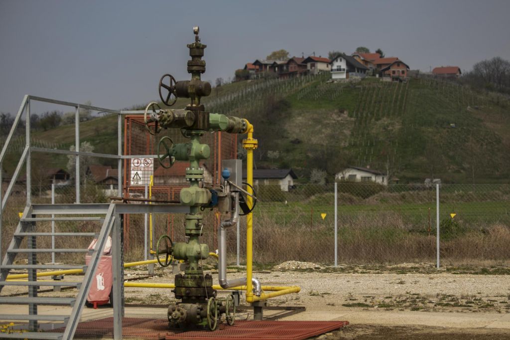 FOTO:Fracking v Peti&scaron;ovcih mora v okoljsko presojo