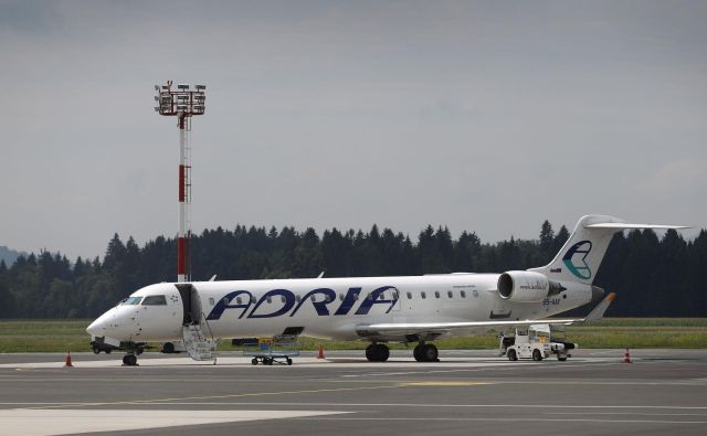 V Adrio Airways smo poslali več vprašanje glede nameravanih odpovedi letov in razlogov zanje. Ko jih dobimo, jih bomo objavili.<br />
Foto: Leon Vidic/Delo