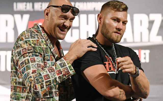 Tyson Fury (levo) je izrazit favorit proti Tomu Schwarzu, ki pa verjame v svoje sposobnosti. FOTO: AFP